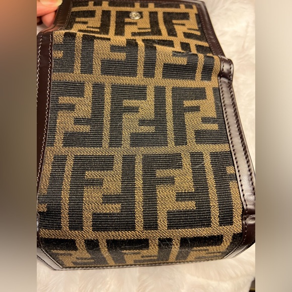 Authentic FENDI trifold wallet (like NEW) - Picture 5 of 13